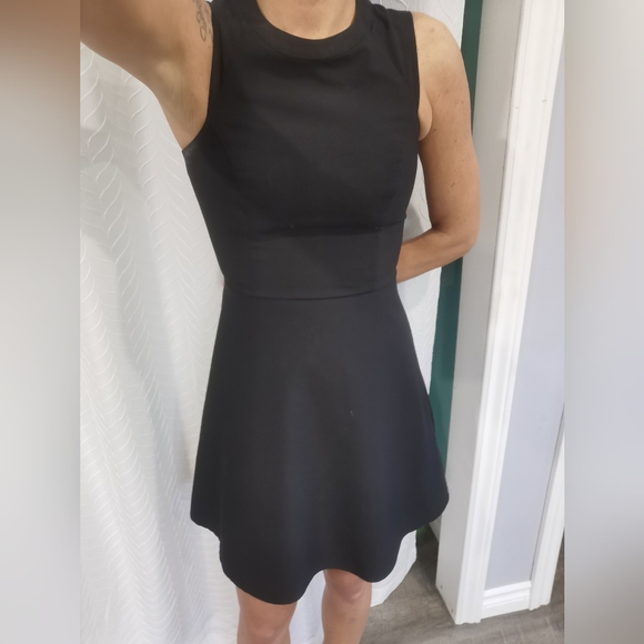 00 / XXS Black Structured Lined Gold Zipper Dress - Picture 1 of 11